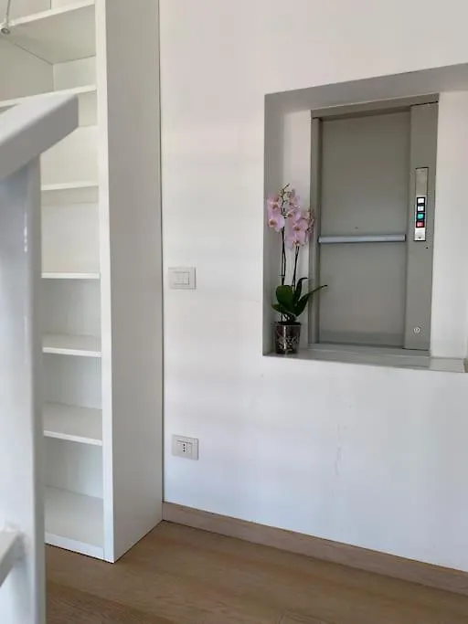 Penthouse Luce Milano Near Metro-Bus-Tram Apartment 0*, Milan Italy