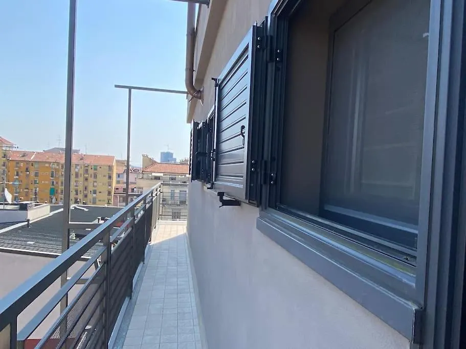 Penthouse Luce Milano Near Metro-Bus-Tram Apartment Italy