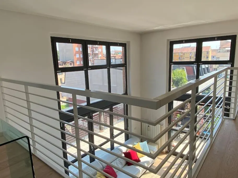Penthouse Luce Milano Near Metro-Bus-Tram Apartment