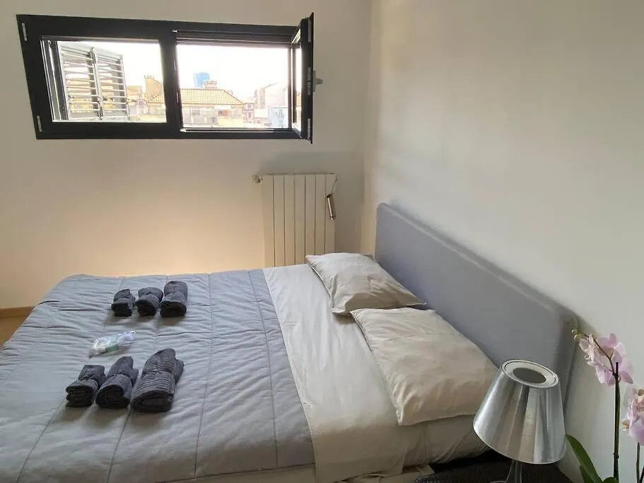 Penthouse Luce Milano Near Metro-Bus-Tram Apartment