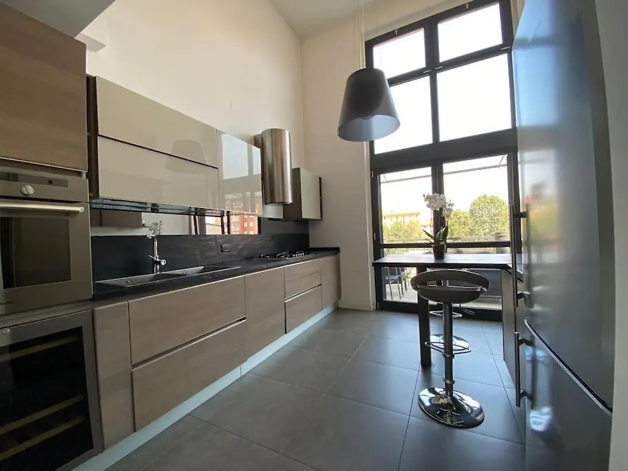 Penthouse Luce Milano Near Metro-Bus-Tram Apartment Milan