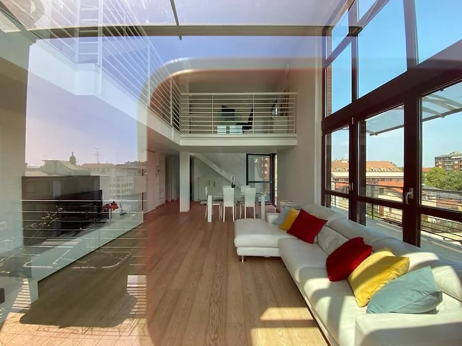 Penthouse Luce Milano Near Metro-Bus-Tram Apartment
