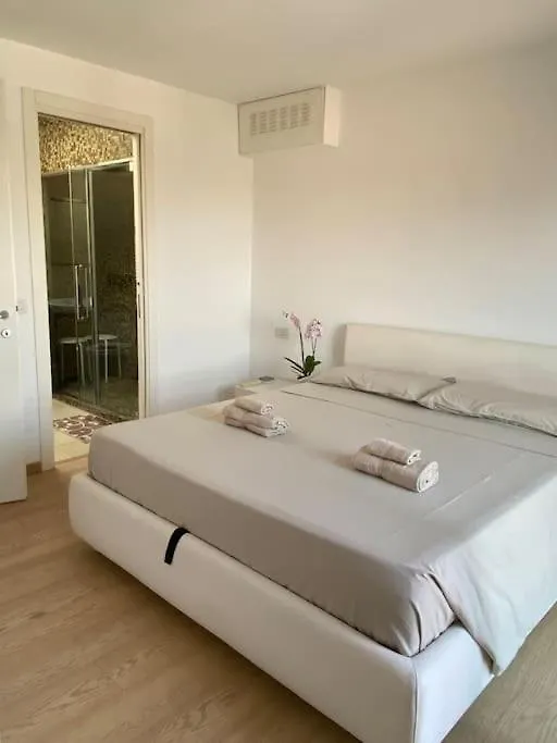 Penthouse Luce Milano Near Metro-Bus-Tram Apartment 0*, Milan Italy